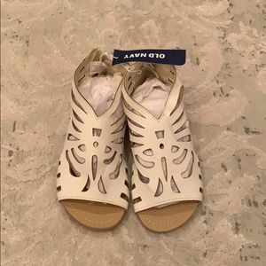 BNWT Old Navy Sandals, Size 10